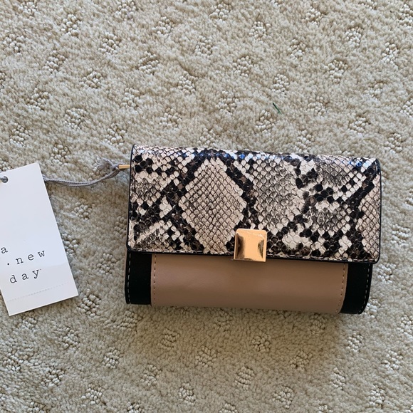 Handbags - NWT Tan, Black, Snakeskin Wallet with Gold